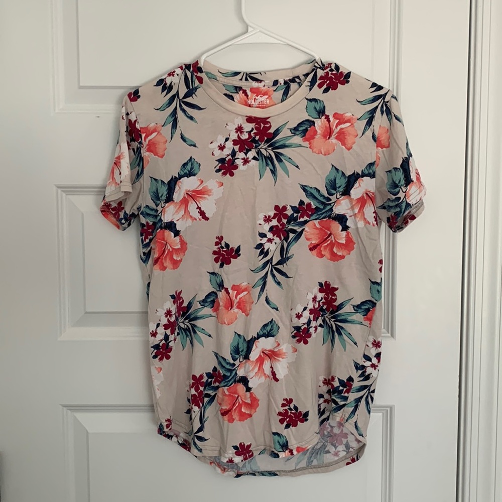 Hollister Mens XS Curved Hem Floral Print Tee